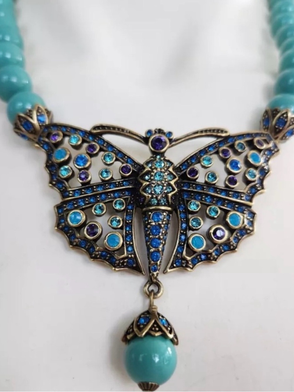 Heidi Daus 🦋 “Monarch Madness”butterfly Swarovski Crystals necklace